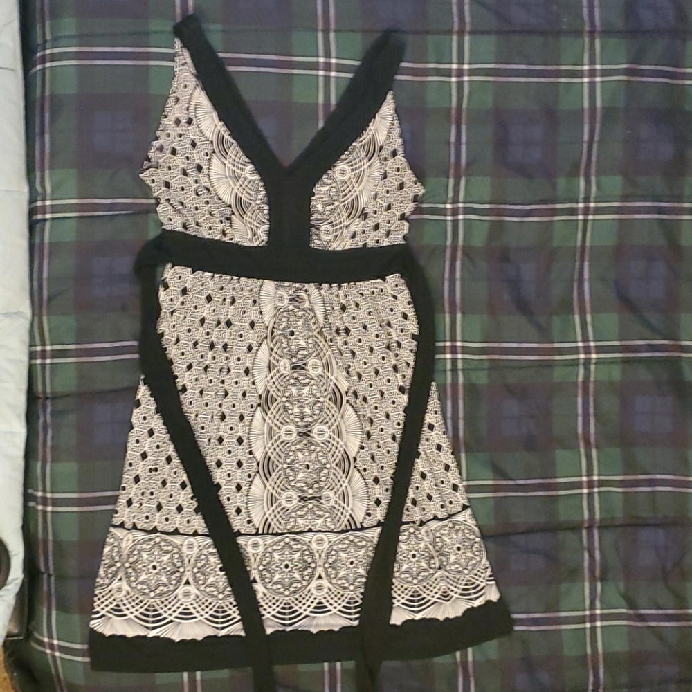 Sleevless mid skirt